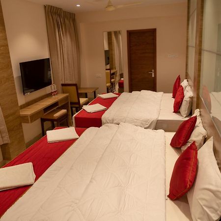The Paradise Hotel - Luxury Stay كانتشيبورام المظهر الخارجي الصورة