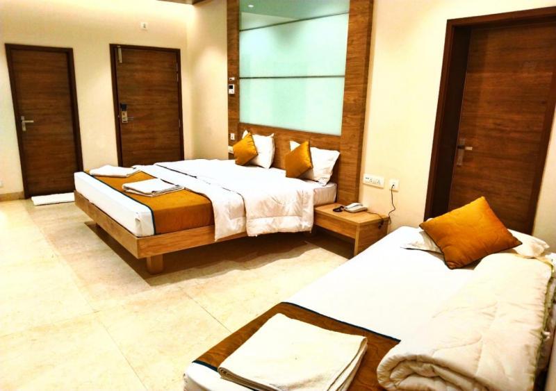 The Paradise Hotel - Luxury Stay كانتشيبورام المظهر الخارجي الصورة
