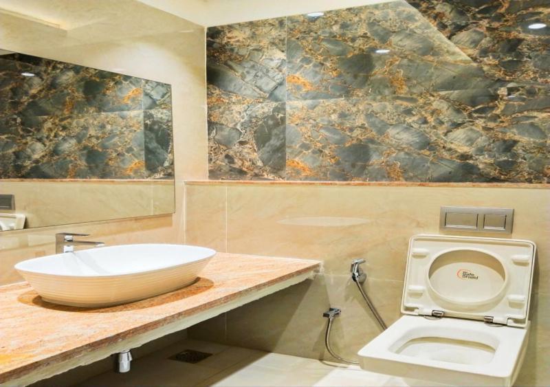 The Paradise Hotel - Luxury Stay كانتشيبورام المظهر الخارجي الصورة