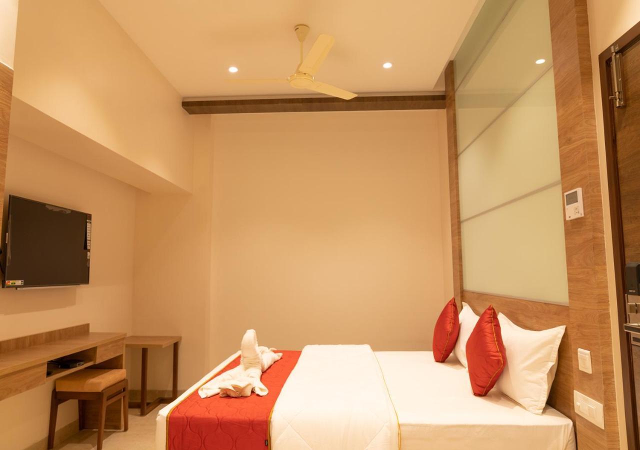 The Paradise Hotel - Luxury Stay كانتشيبورام المظهر الخارجي الصورة