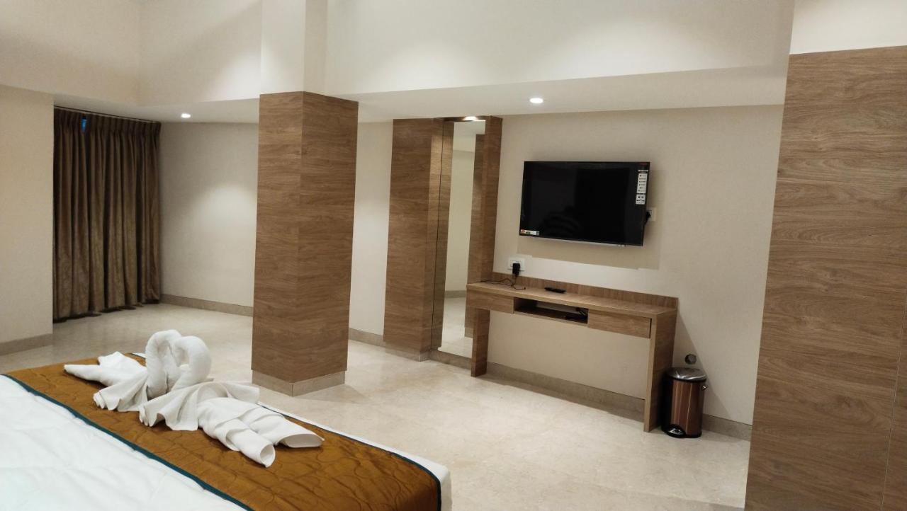 The Paradise Hotel - Luxury Stay كانتشيبورام المظهر الخارجي الصورة