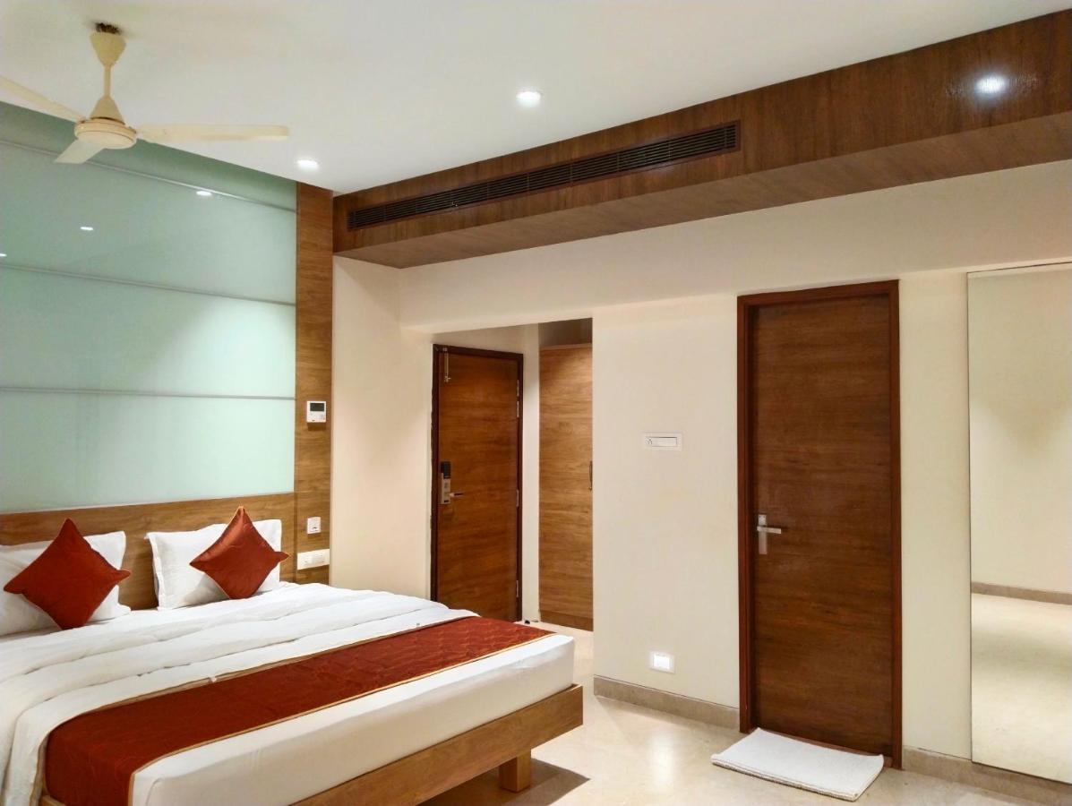 The Paradise Hotel - Luxury Stay كانتشيبورام المظهر الخارجي الصورة